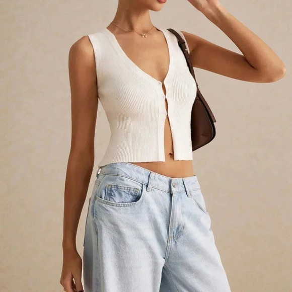 Beige Casual Women's Solid Color Sleeveless Knit Top Tank - Picture 2 of 7